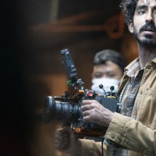 Monkey Man: Dev Patel sul set del film