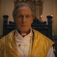 Omen - L'origine del presagio: Bill Nighy in una scena del film