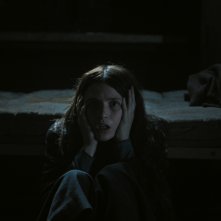 Omen - L'origine del presagio: Nell Tiger Free in una scena di tensione