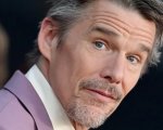 Ethan Hawke protagonista e produttore della serie Happiness Falls