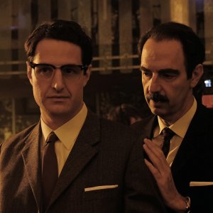 Zamora: Alberto Paradossi e Neri Marcorè in una scena