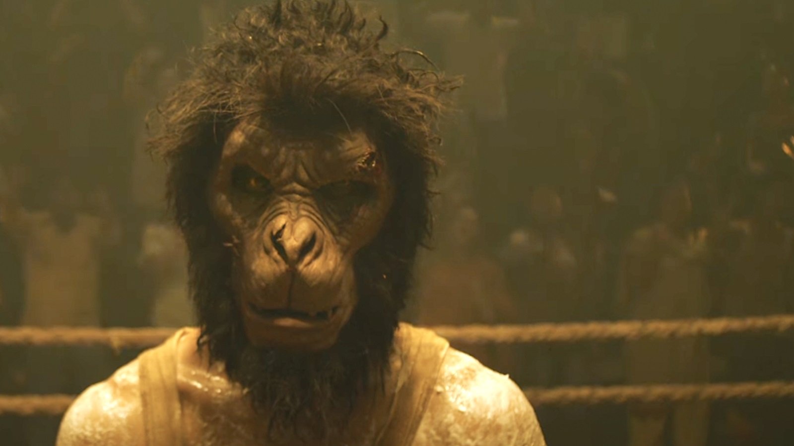 Monkey Man: Dev Patel svela le fonti di ispirazione per il suo esordio alla regia in un video