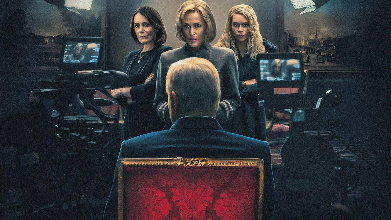 Scoop, la recensione: un'intervista regale, un principe senza corona e un film da non perdere