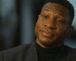 Jonathan Majors: l'attore evita il carcere, ma dovrà seguire un programma contro la violenza domestica