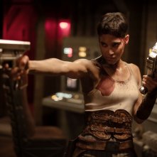 Rebel Moon - Parte 2: La Sfregiatrice, Sofia Boutella in una scena del film