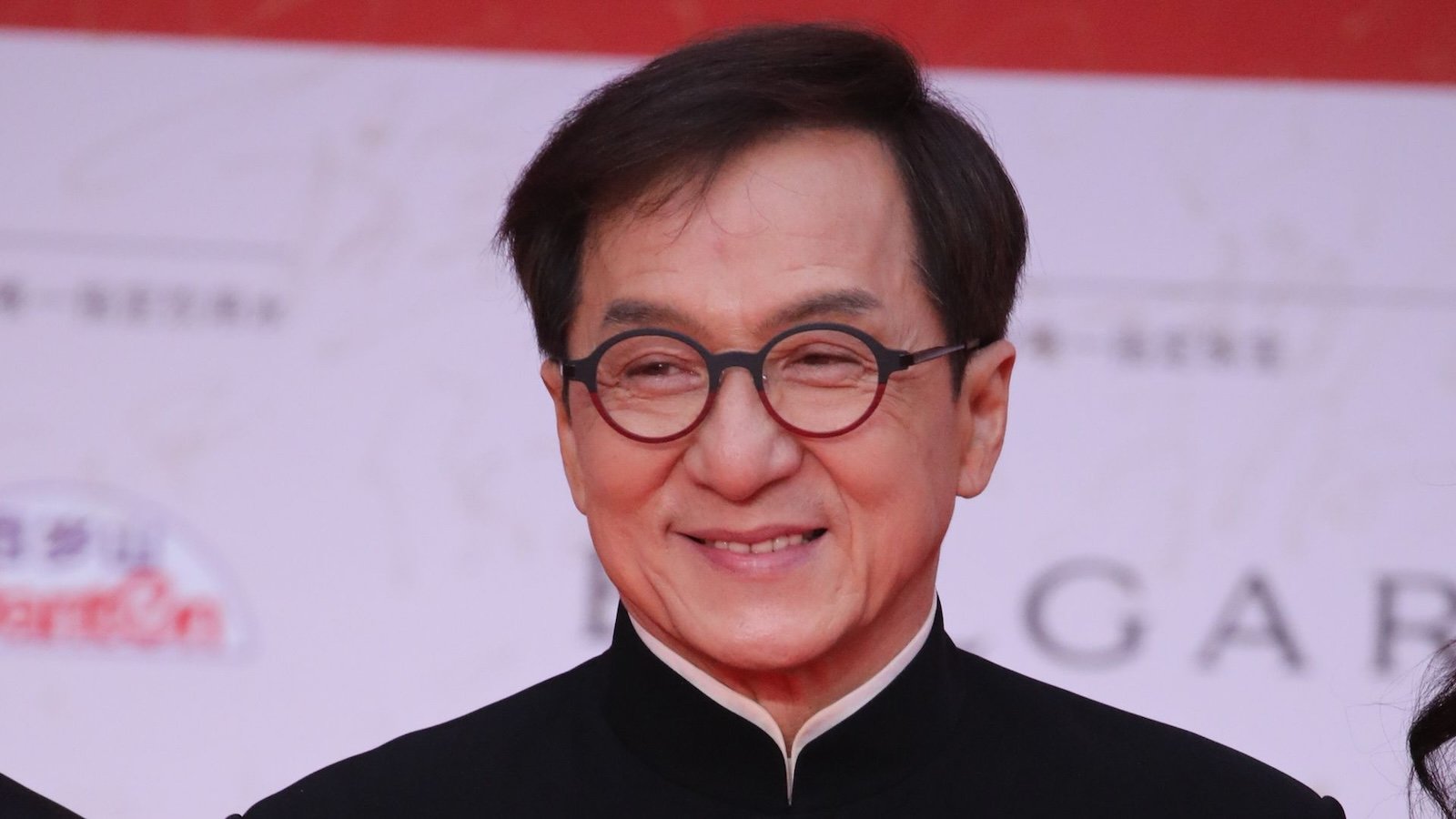 Jackie Chan rassicura i fan: 'Le foto in cui sembro invecchiato? È solo il mio prossimo ruolo'