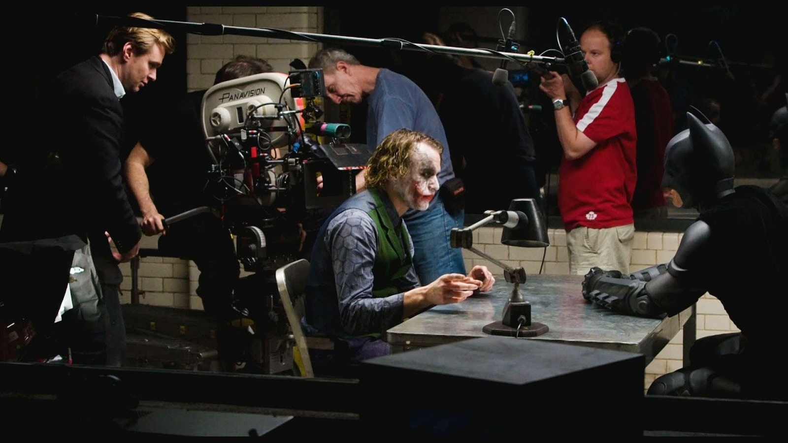Il cavaliere oscuro, Christopher Nolan era indeciso: 'Non voleva diventare un regista di supereroi'