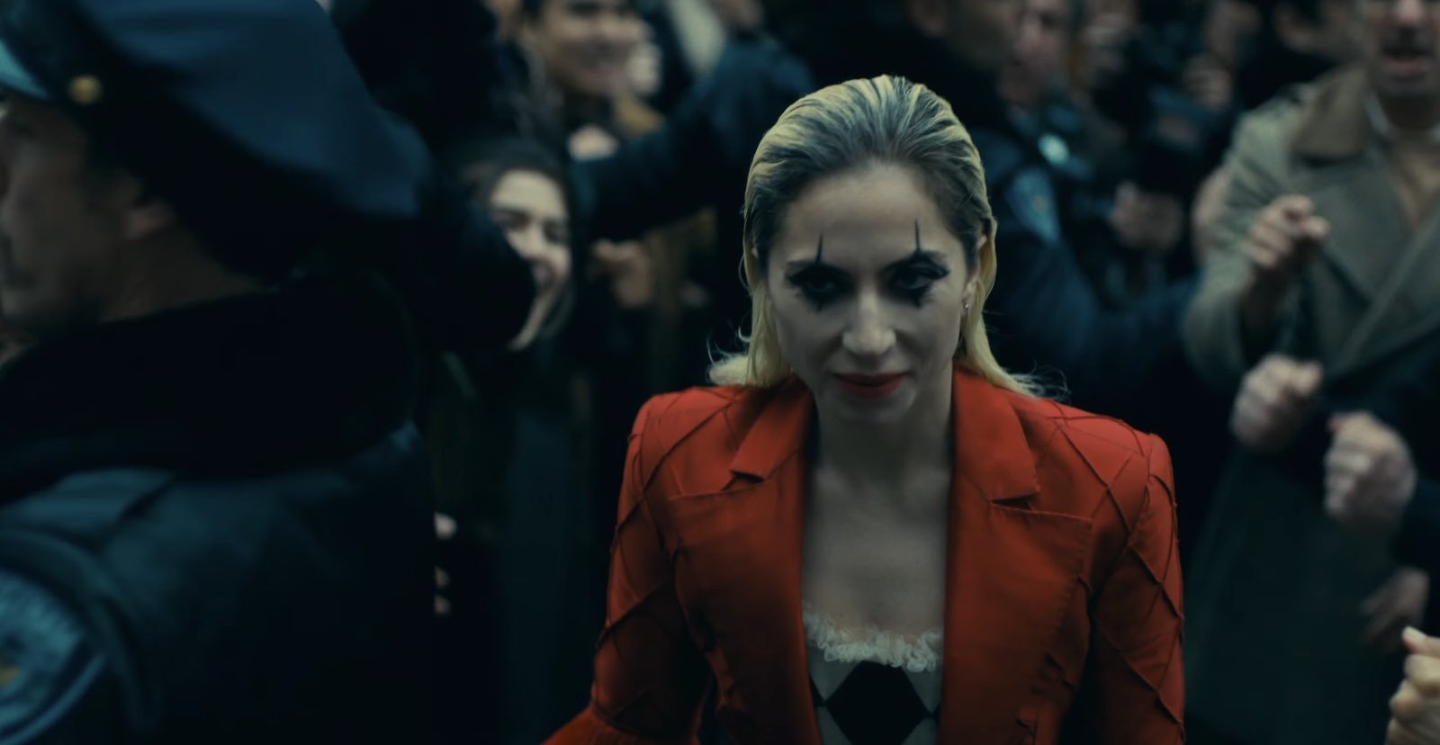 Lady Gaga interpreta Harley Quinn in una scena di Joker: Folie à Deux