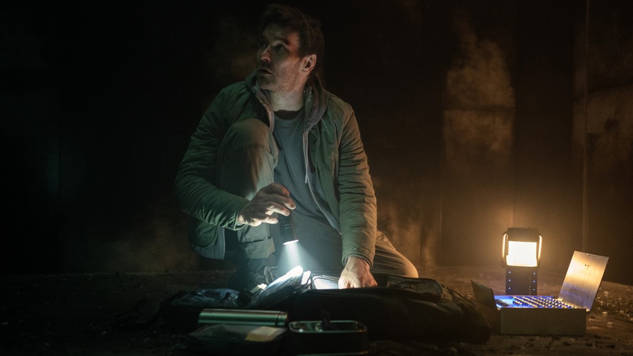 Dark Matter: Joel Edgerton è alla ricerca della verità nel trailer della serie sci-fi di Apple TV+