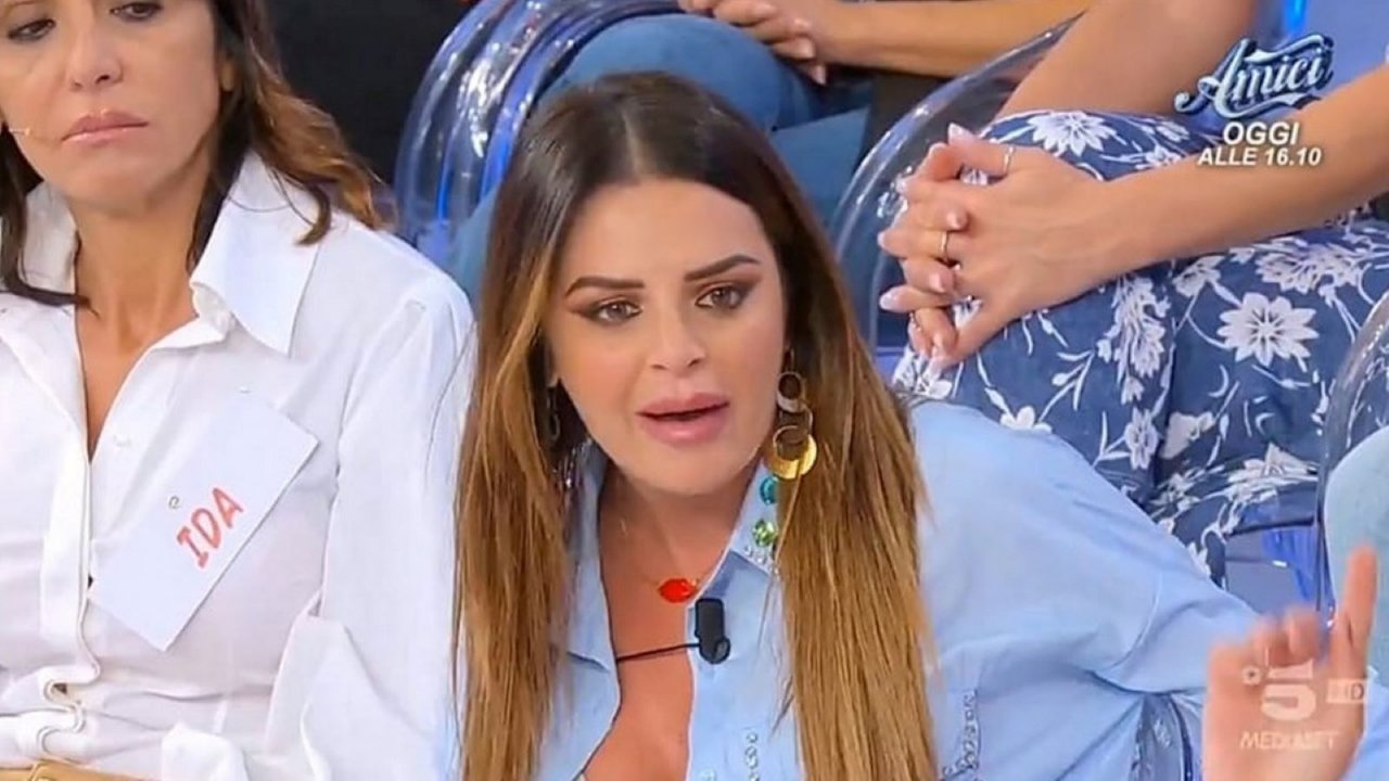 Uomini e donne:  Roberta Di Padua ed Alessandro Vicinanza rompono e lui torna da Maria De Filippi?