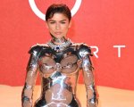 Zendaya commenta l'abito da robot indossato alla premiere londinese di Dune 2: 'Ma cosa mi è venuto in mente?'