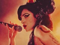 Back to Black, recensione: l'irraggiungibile Amy Winehouse per un biopic non all'altezza