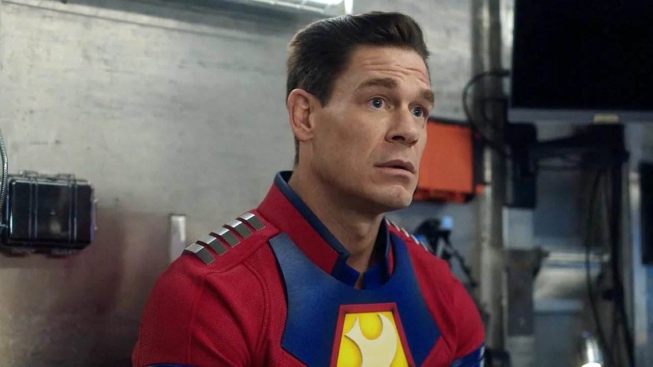 Peacemaker 2: John Cena e James Gunn sul set, ecco la prima foto della serie DCU