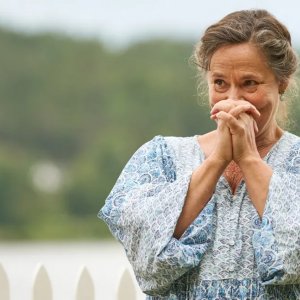 Notte di mezza estate: Pernilla August in una scena della serie