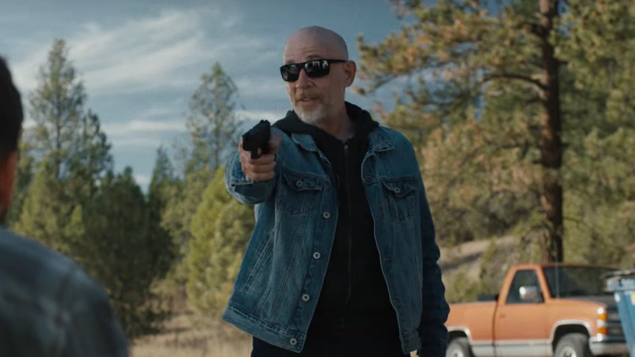 J.K. Simmons è un serial killer nel trailer di You Can't Run Forever