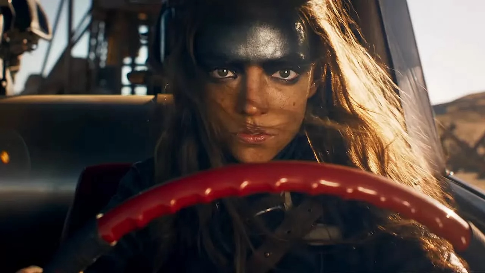 Furiosa: A Mad Max Saga, svelati i vari look di Anya Taylor-Joy nel film prequel