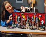 Batman, gli 85 anni del Cavaliere Oscuro in mattoncini: un set LEGO che è un'esperienza seriale