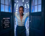 Doctor Who fa la storia: ecco il primo bacio omosessuale della serie di culto