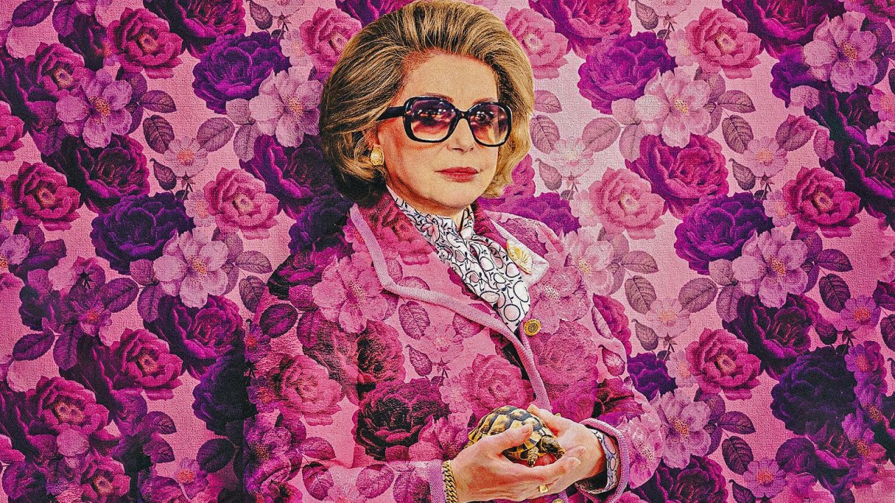 La moglie del presidente, la recensione: Catherine Deneuve è eccezionale anche all'Eliseo