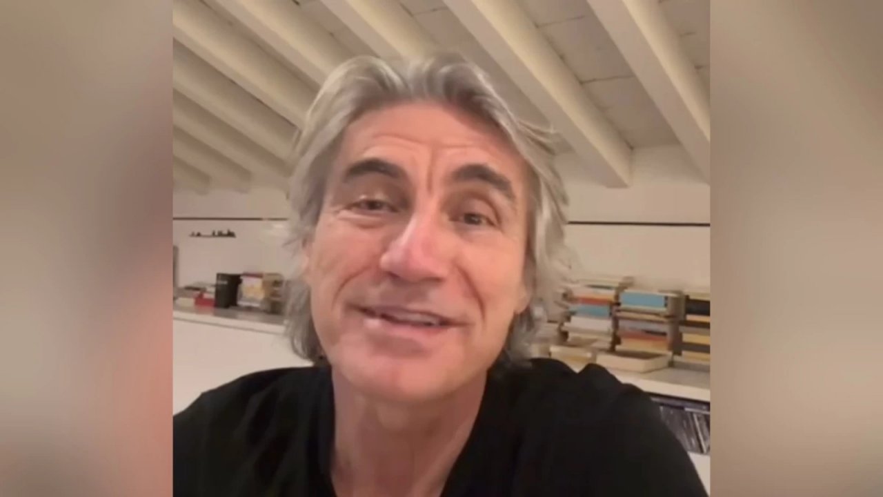 Luciano Ligabue risponde ad Antonella Clerici con un video su Instagram: 'Mai detto che sai di sugo'