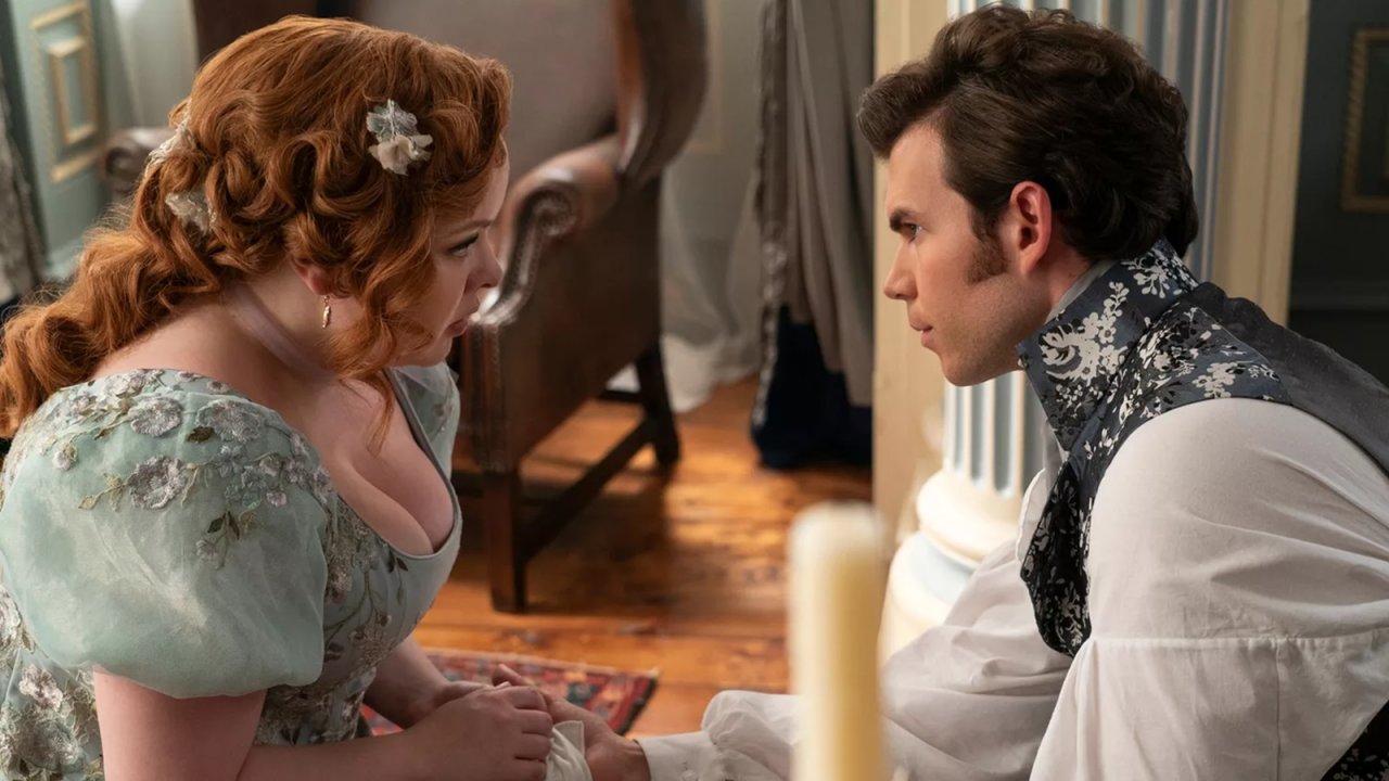 Bridgerton 3, Nicola Coughlan: 'Io e Luke Newton abbiamo rotto un mobile in una scena di sesso'
