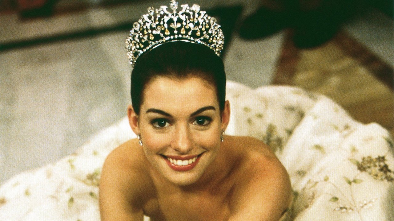 Anne Hathaway conferma che 'The Princess Diaries 3 è a buon punto', ma manca l'annuncio