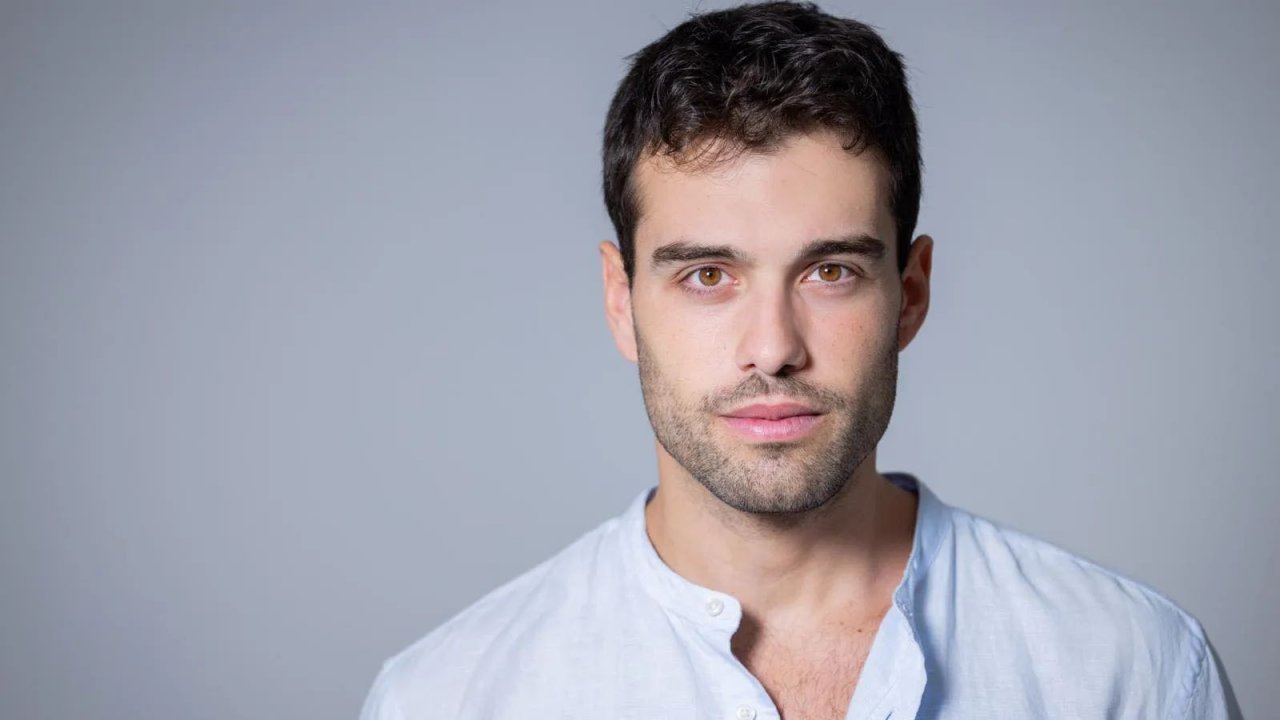 Un Posto al Sole su Rai 3, anticipazioni dal 29 aprile al 3 maggio 2024: Nunzio ha sospetti sulla talpa