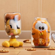 Garfield: Una missione gustosa - Odie e Garfield incastrati nei barattoli di biscotti