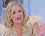 Uomini e donne: Tina Cipollari è una furia contro Mario Cusitore, Maria la segnala per Chi l'ha visto?