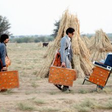 Jason Schwartzman con Owen Wilson e Adrien Brody in una scena de Il treno per il Darjeeling