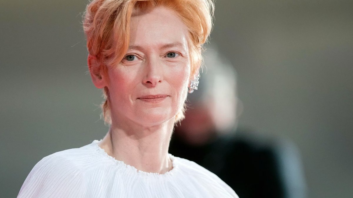 Tilda Swinton si unisce a Colin Farrell nel film Netflix The Ballad Of ...