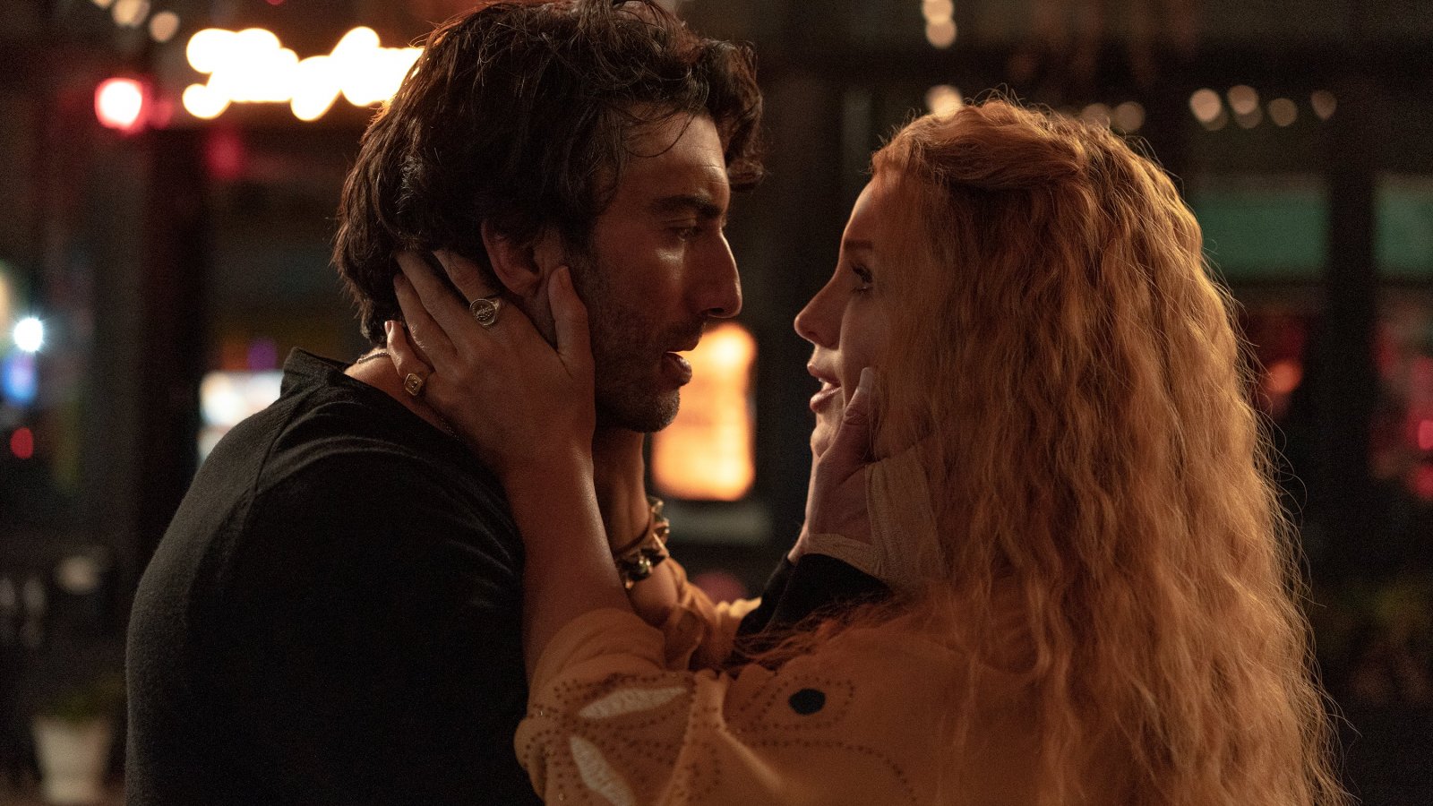 Blake Lively e Justin Baldoni in una scena del film