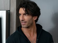 Blake Lively e Ryan Reynolds provano a zittire Justin Baldoni, l'autrice di It Ends with Us chiude l'account