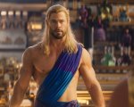 Chris Hemsworth odia indossare i mantelli: 'Sono scomodi. Essere un supereroe è così prevedibile'