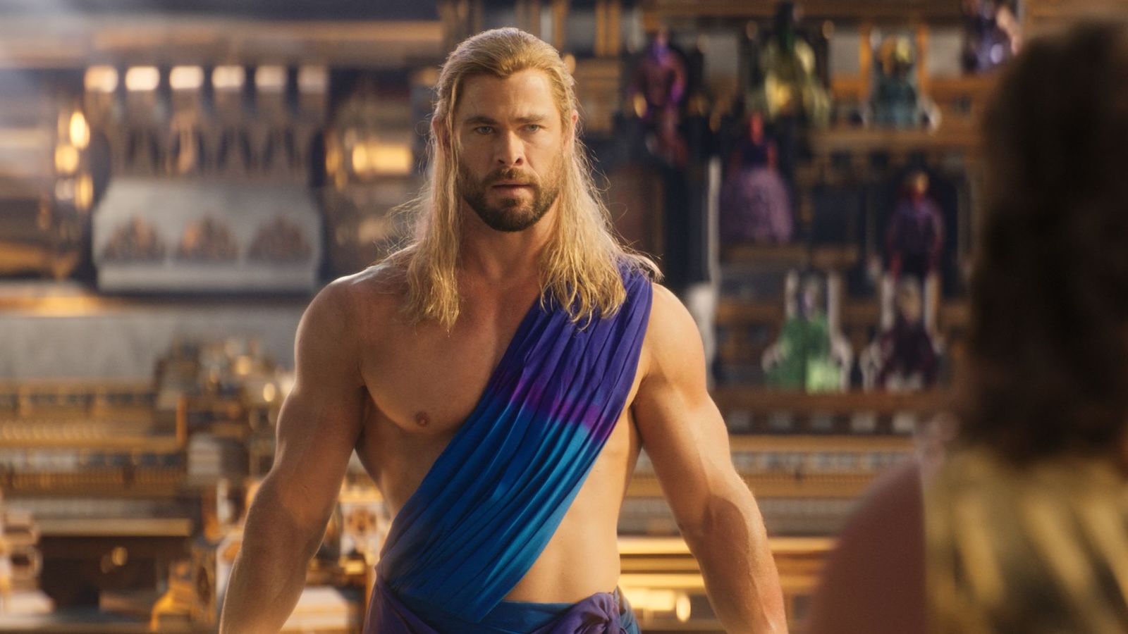 Chris Hemsworth odeia usar capas: ‘Elas são desconfortáveis.  Ser um super-herói é tão previsível'