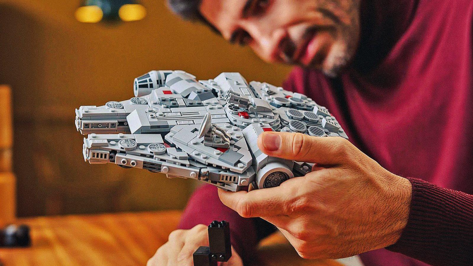 Lego Star Wars compie 25 anni e continua a sorprendere, dal nuovo Millennium Falcon a un magnifico R2D2