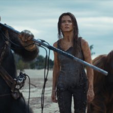 Il regno del pianeta delle scimmie: Freya Allan in un momento del film