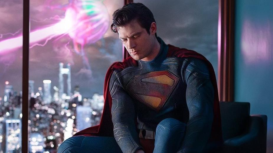 David Corenswet indossa il costume di Superman