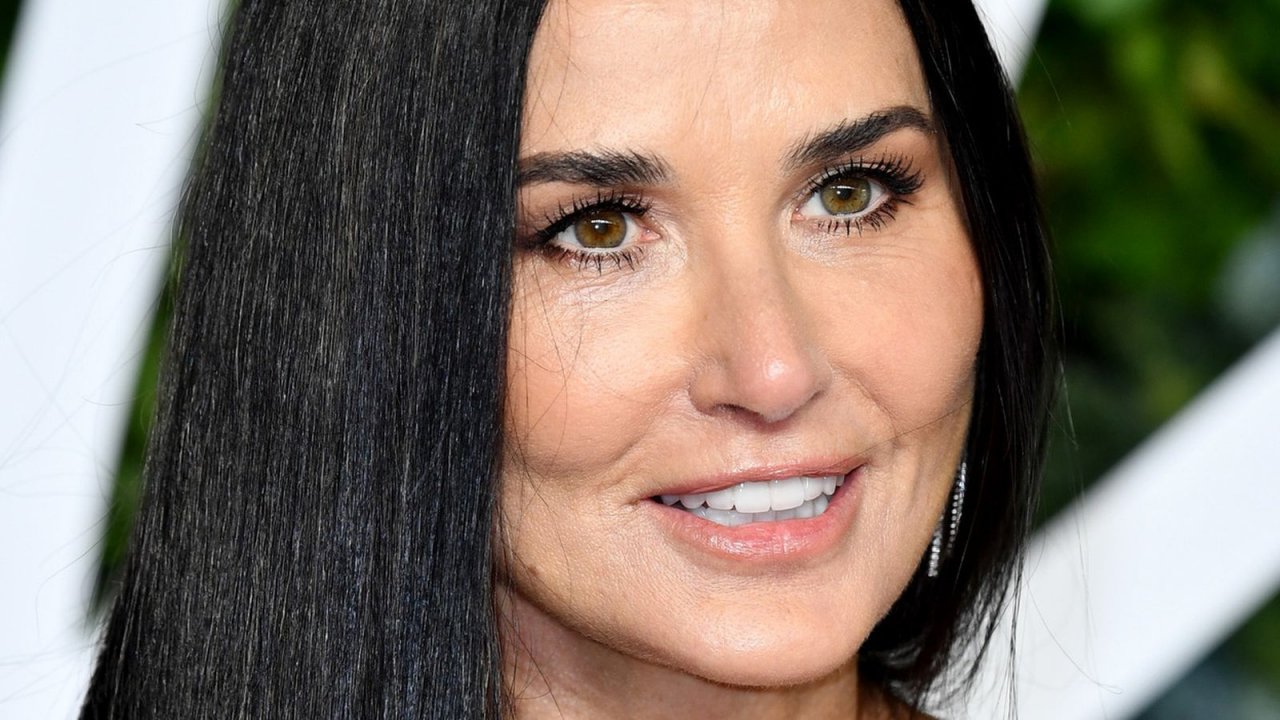 Demi Moore e Margaret Qualley nelle prime raccapriccianti foto del body horror The Substance