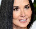 Demi Moore e Margaret Qualley nelle prime raccapriccianti foto del body horror The Substance