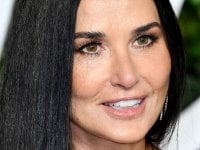 Demi Moore e Margaret Qualley nelle prime raccapriccianti foto del body horror The Substance