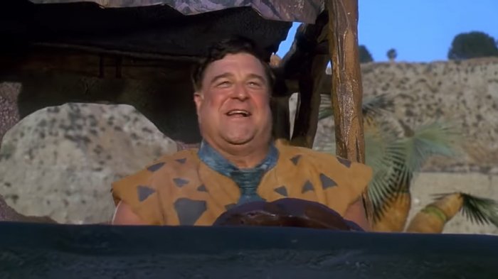 The Flintstones: John Goodman ha implorato Steven Spielberg di escluderlo dal sequel dell''odioso' film