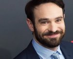 Charlie Cox si unisce a Zooey Deschanel nel cast della commedia romantica Merv, ecco la prima foto del film