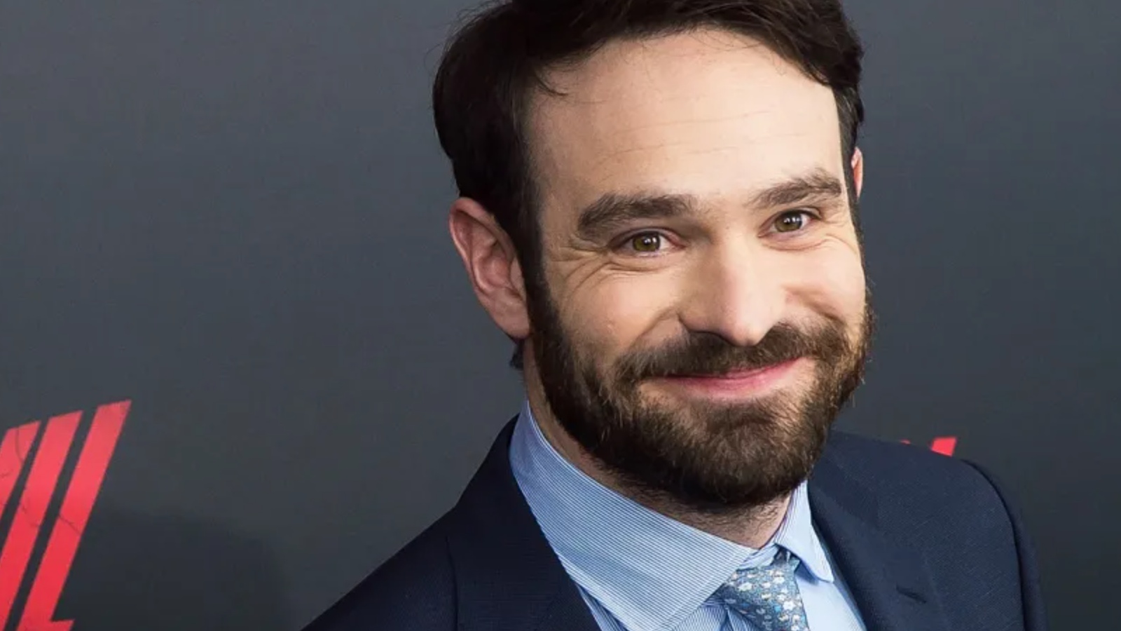 Charlie Cox se junta a Zooey Deschanel no elenco da comédia romântica Merv, aqui está a primeira foto do filme