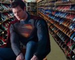 Superman: pioggia di meme per la prima foto del costume di David Corenswet