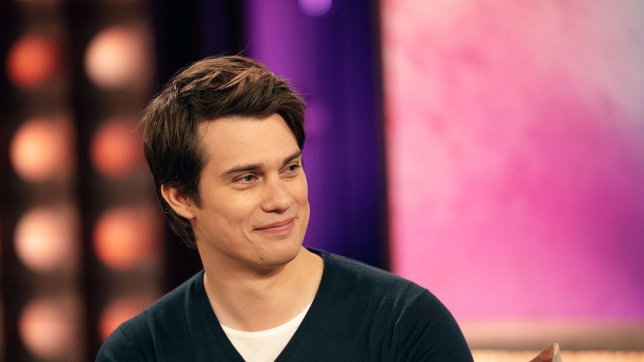 Nicholas Galitzine: 'Essendo etero mi sento un po' in colpa ad avere ruoli gay'
