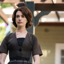 Mothers' Instinct: Anne Hathaway in una sequenza