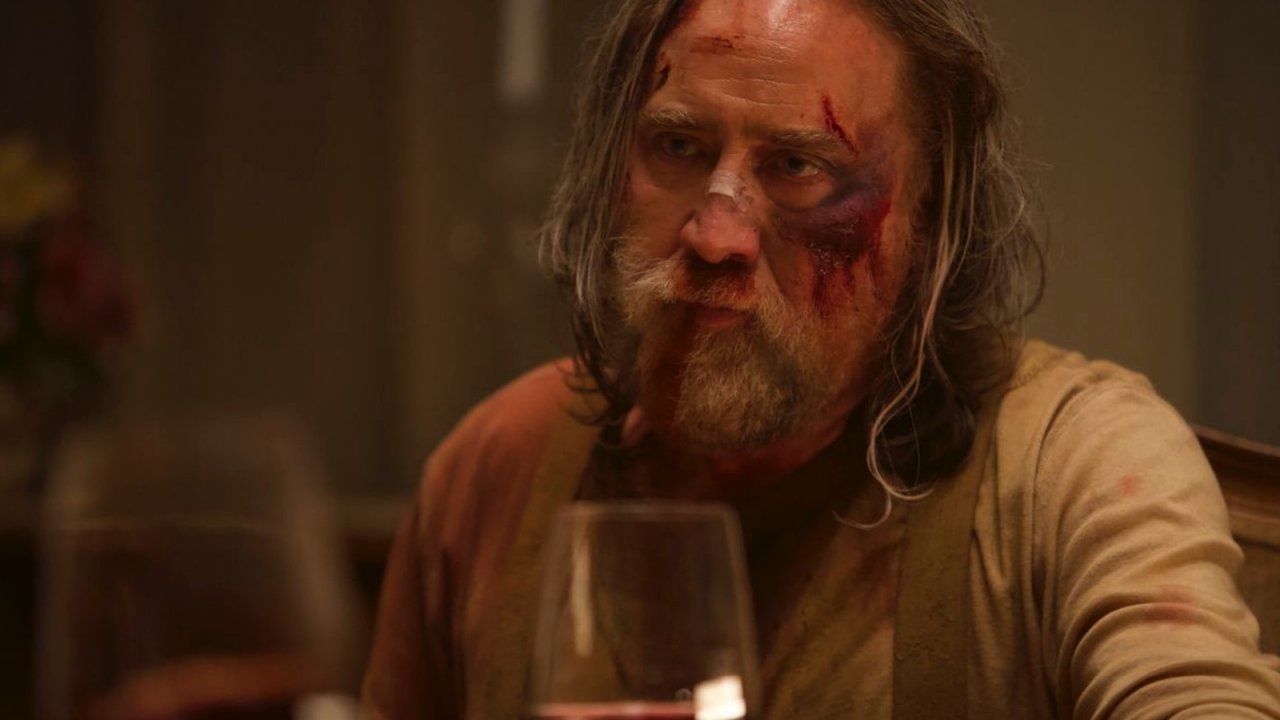 Nicolas Cage stupisce tutti, la critica entusiasta di Longlegs: 'Il miglior horror del 2024'