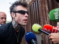 Fedez denunciato per l'aggressione a Cristiano Iovino: lui nega ma le telecamere lo inchioderebbero