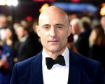 The Penguin: Mark Strong nel cast della serie sequel di The Batman